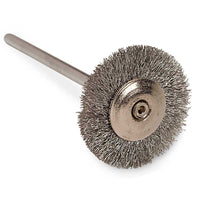 O pincel de arame prateado contém 19 mm x 12